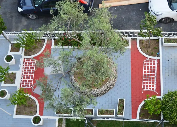 Marika Golem (Tirana)